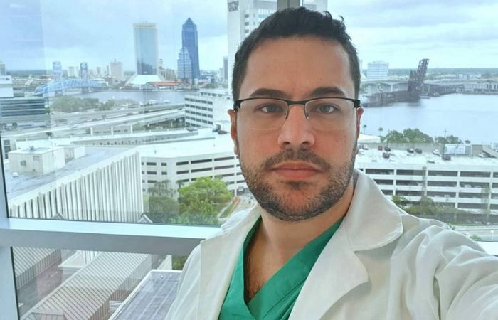 Morto pela Covid-19, o médico Lucas Pires Augusto, 32, ajudou em cirurgia de separação de gêmeas siamesas/Foto: Arquivo Pessoal Morto pela Covid-19, o médico Lucas Pires Augusto, 32, ajudou em cirurgia de separação de gêmeas siamesas/Foto: Arquivo Pessoal