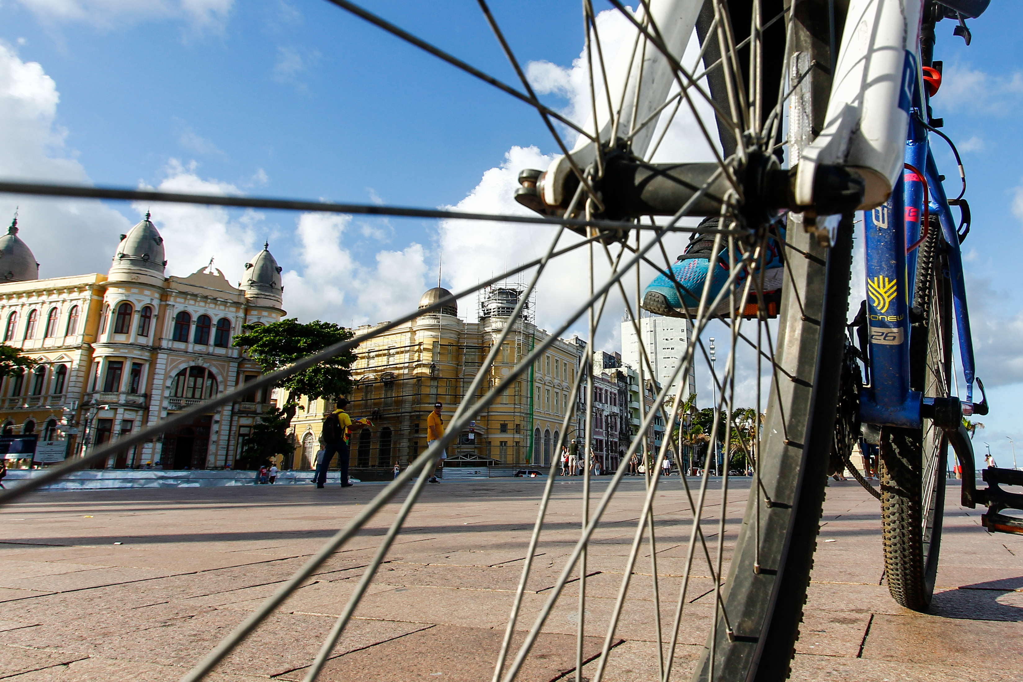 Associação Metropolitana de Ciclistas do Recife - Ameciclo estará com faixas a partir das 13h em frente à Câmara Municipal do Recife/Shilton Araújo/Arq DP Associação Metropolitana de Ciclistas do Recife - Ameciclo estará com faixas a partir das 13h em frente à Câmara Municipal do Recife/Shilton Araújo/Arq DP