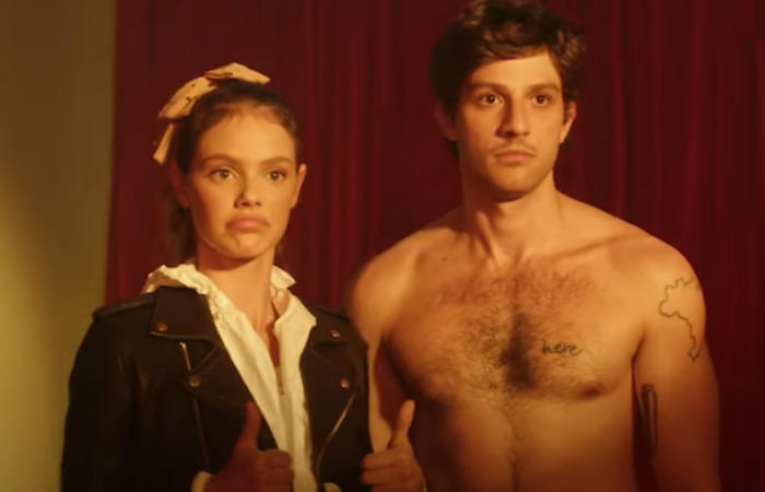 Laura Neiva e Chay Suede no novo clipe de Manu Gavassi./FOTO: REPRODUÇÃO Laura Neiva e Chay Suede no novo clipe de Manu Gavassi./FOTO: REPRODUÇÃO