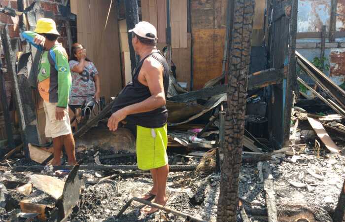 As chamas começaram por volta das 5h da manhã/Foto: Aldemir Marques/Divulgação