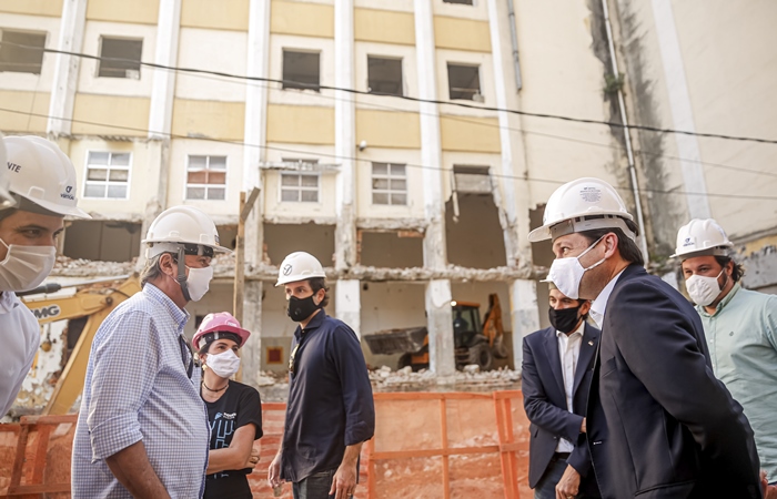 Prefeito Geraldo Julio visitou o canteiro de obras do empreendimento de mais de R$ 80 milhões./Foto: Andréa Rêgo Barros/PCR Prefeito Geraldo Julio visitou o canteiro de obras do empreendimento de mais de R$ 80 milhões./Foto: Andréa Rêgo Barros/PCR