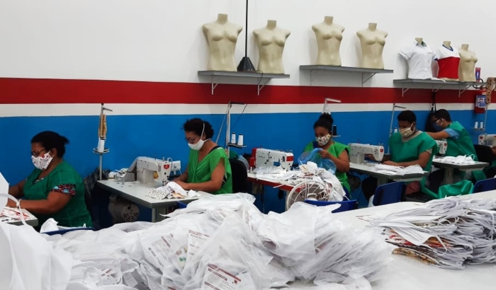 Cooperativa trabalha na fabricação de máscaras de tecido./Foto: Divulgação. Cooperativa trabalha na fabricação de máscaras de tecido./Foto: Divulgação.