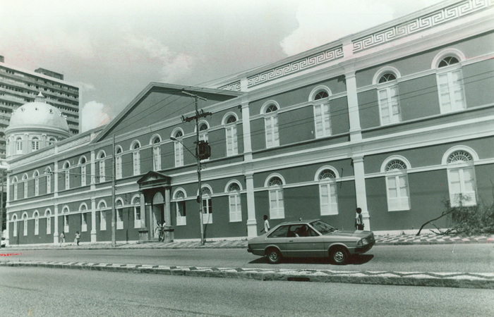 Em 1859, o Ginásio Pernambucano recebeu a visita do Imperador Dom Pedro II e, ao longo de sua história, por suas salas de aula passaram personagens importantes da história do estado/Benedito Soares arq/DP
