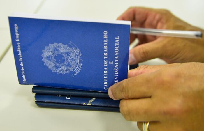 O crescimento no número de desempregados é efeito da pandemia do novo coronavírus no Brasil/Foto: Marcello Casal Jr./Agência Brasil O crescimento no número de desempregados é efeito da pandemia do novo coronavírus no Brasil/Foto: Marcello Casal Jr./Agência Brasil