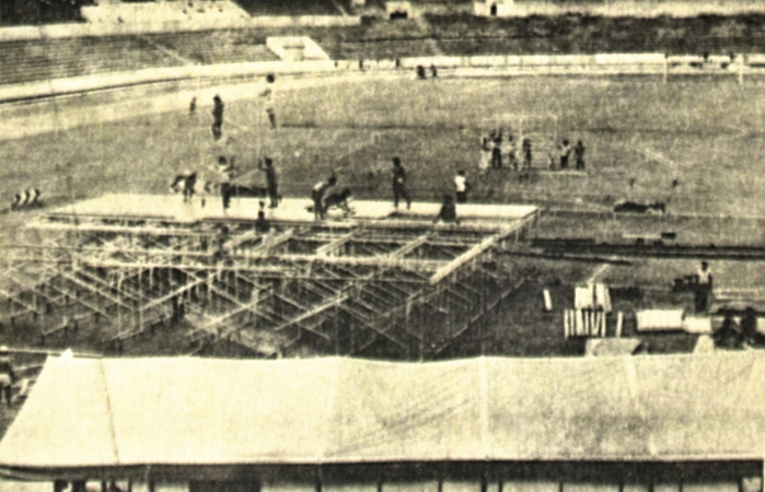Construção de palco no Arruda, em 28 de fevereiro de 1985