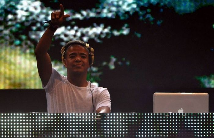 O DJ Erick Morillo durante apresentação no Coachella de 2011/Foto: Michael Tullberg/Getty Images North America/AFP