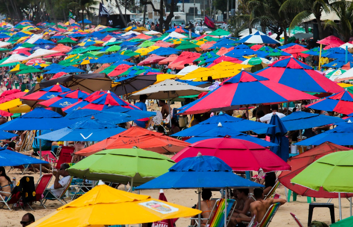 Muita gente foi até a Praia de Boa Viagem no feriadão de 7 de Setembro./Foto: Tarciso Augusto/Esp. DP. Muita gente foi até a Praia de Boa Viagem no feriadão de 7 de Setembro./Foto: Tarciso Augusto/Esp. DP.
