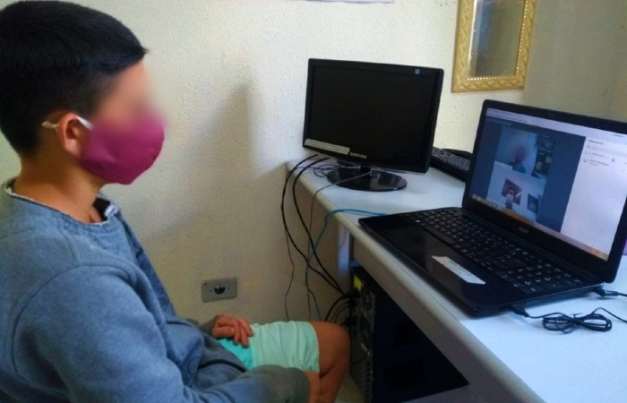 Sessões com participação de juízes, promotores, defensores e adolescentes apreendidos por atos

infracionais passaram a ocorrer de forma virtual como medida de prevenção ao novo coronavírus./
