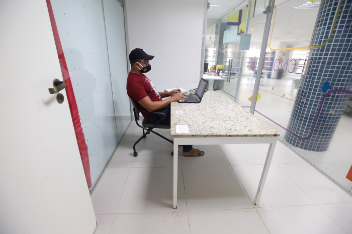 Jair Pereira mantém um grupo de estudos online para o concurso da Polícia Civil.