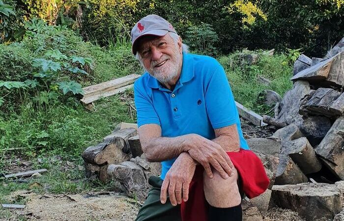 O ator recriou a ic&ocirc;nica abertura do programa, feita em 1987 com a modelo Isadora Ribeiro/Foto: Reprodu&ccedil;&atilde;o/Instagram @aryfontoura