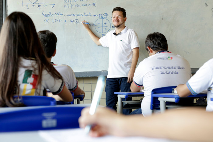 Aulas serão retomadas apenas para o terceiro ano do ensino médio na primeira etapa./Foto: Igo Bione/Arquivo DP Aulas serão retomadas apenas para o terceiro ano do ensino médio na primeira etapa./Foto: Igo Bione/Arquivo DP