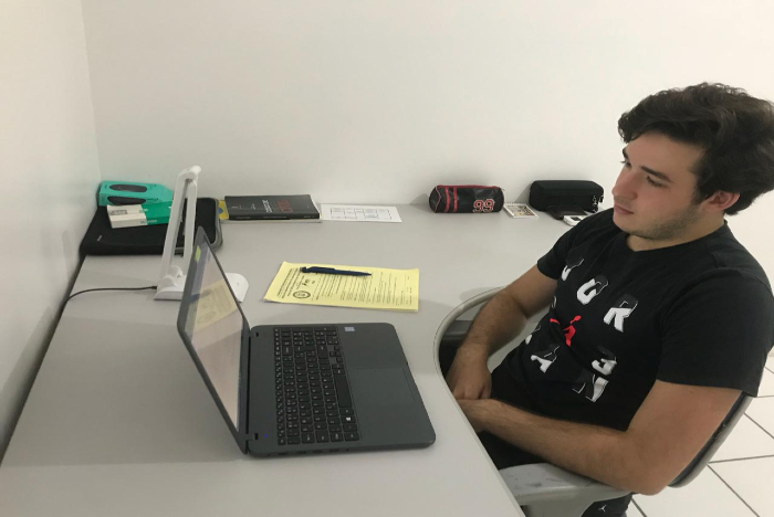Felipe Robalinho, do Colégio Santa Maria, pretende voltar para as aulas presenciais.