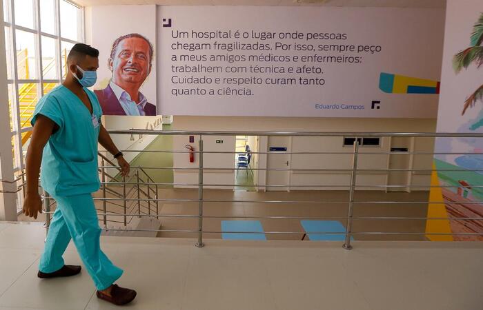 Painel do artista pernambucano José Ferreira.