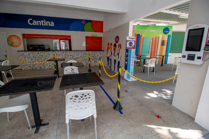 Cantina do Colégio Núcleo tem sistema de pagamento virtual ou por aproximação para evitar manipulação de cédulas.