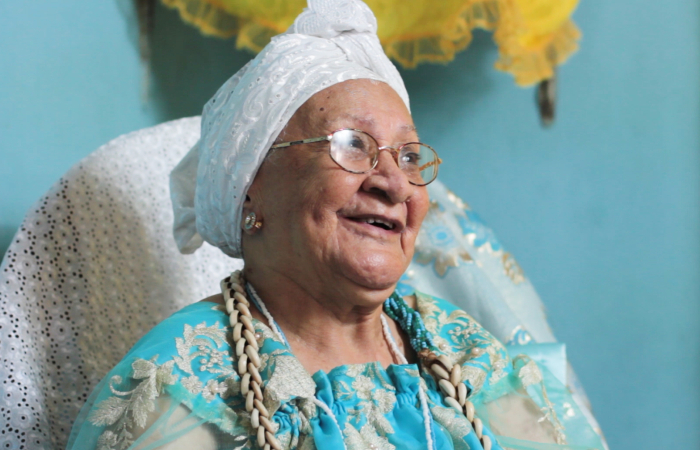 Mãe Terezinha Bulhões é uma das ialorixás e juremeiras mais antigas do estado/Foto: Angola Filmes/Divulgação Mãe Terezinha Bulhões é uma das ialorixás e juremeiras mais antigas do estado/Foto: Angola Filmes/Divulgação