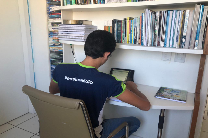 Henrique estava pronto para a retomada, mas continua no ensino a distância.