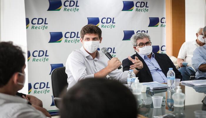 João Campos (PSB) em cumprimento de agenda na CDL Recife/Foto: Rodolfo Loepert / Frente Popular do Recife / Divulgação João Campos (PSB) em cumprimento de agenda na CDL Recife/Foto: Rodolfo Loepert / Frente Popular do Recife / Divulgação
