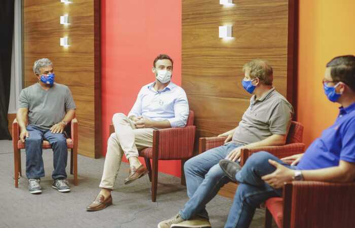 O candidato visitou o Porto Digital e foi recebido pelo presidente do parque tecnológio, Pierre Lucena. Foto: Will Miranda/Divulgação/Foto: Will Miranda/Divulgação O candidato visitou o Porto Digital e foi recebido pelo presidente do parque tecnológio, Pierre Lucena. Foto: Will Miranda/Divulgação/Foto: Will Miranda/Divulgação
