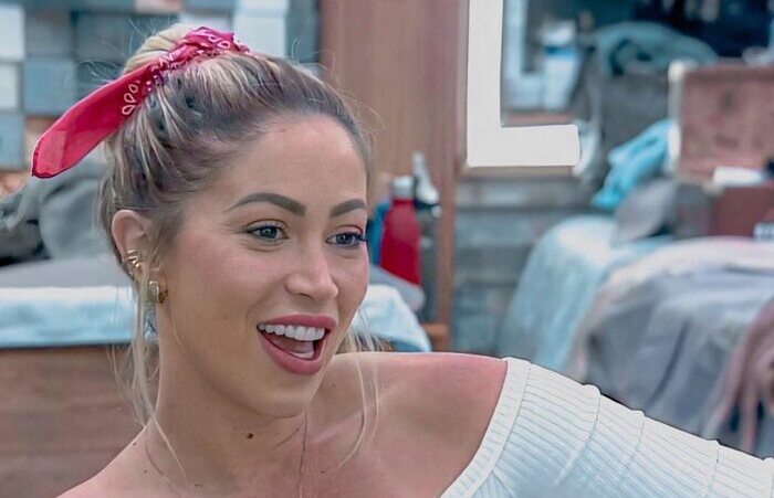 Carol Narizinho foi eliminada com 29,51% dos votos/Foto: Reprodução/Record TV Carol Narizinho foi eliminada com 29,51% dos votos/Foto: Reprodução/Record TV