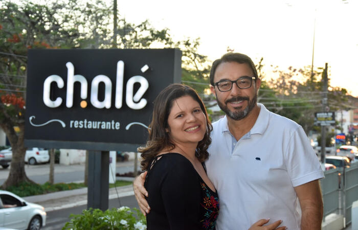 Patr&iacute;cia Luna, ao lado do s&oacute;cio e marido Luna Neto, est&aacute; otimista que o movimento do Chal&eacute; Gourmet vai aumentar./Foto: Chal&eacute; Gourmet/Divulga&ccedil;&atilde;o