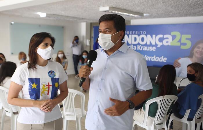 Mendonça se comprometeu a garantir um atendimento médico humanizado às mulheres do Recife./Foto: Guga Matos/Divulgação Mendonça se comprometeu a garantir um atendimento médico humanizado às mulheres do Recife./Foto: Guga Matos/Divulgação