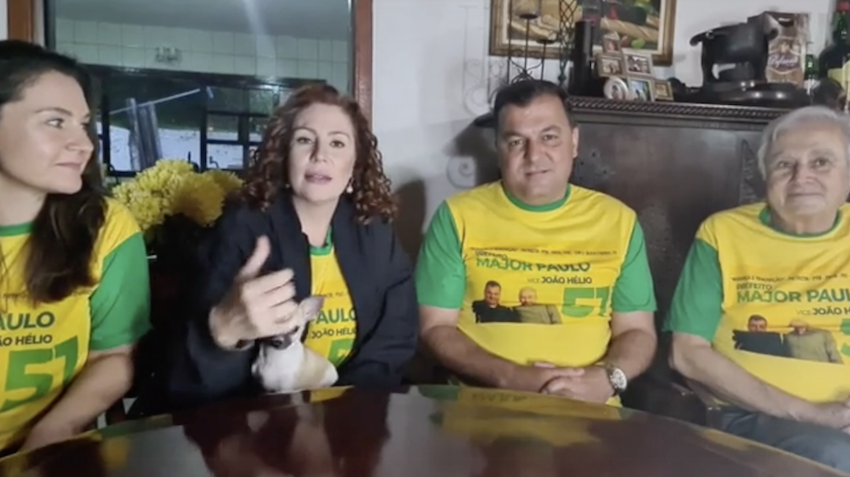 /Carla Zambelli fez live com a cunhada, o irmão e o pai, pedindo votos em Mairiporã. Foto: Reprodução/ Facebook