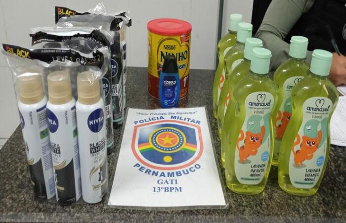 Produtos que o homem tentava furtar da farmácia./Foto: PM/ Divulgação