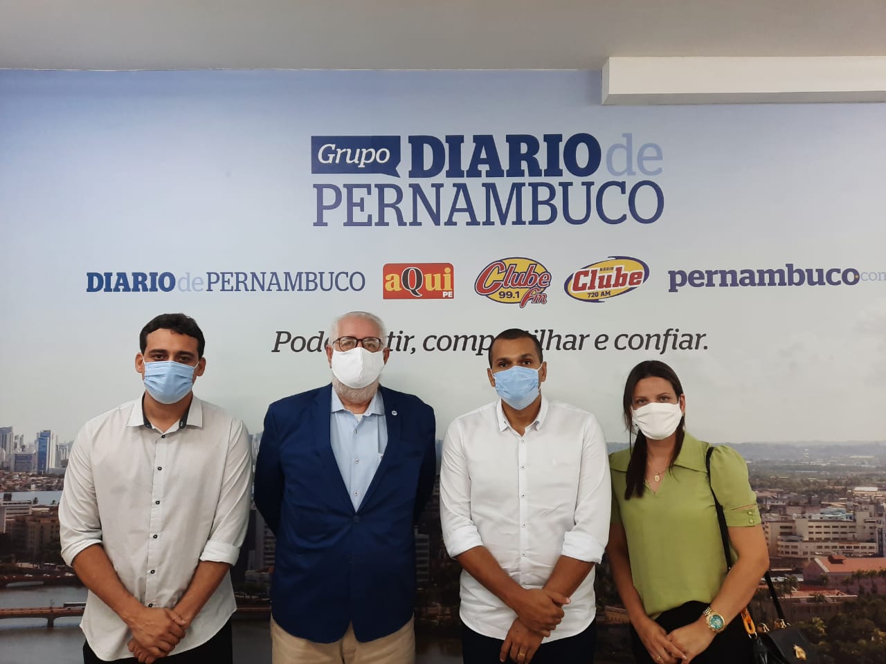 Janjão e sua esposa ladeados pelo vice-presidente do Diario, Sérgio Jardelino/Esp/DP Foto