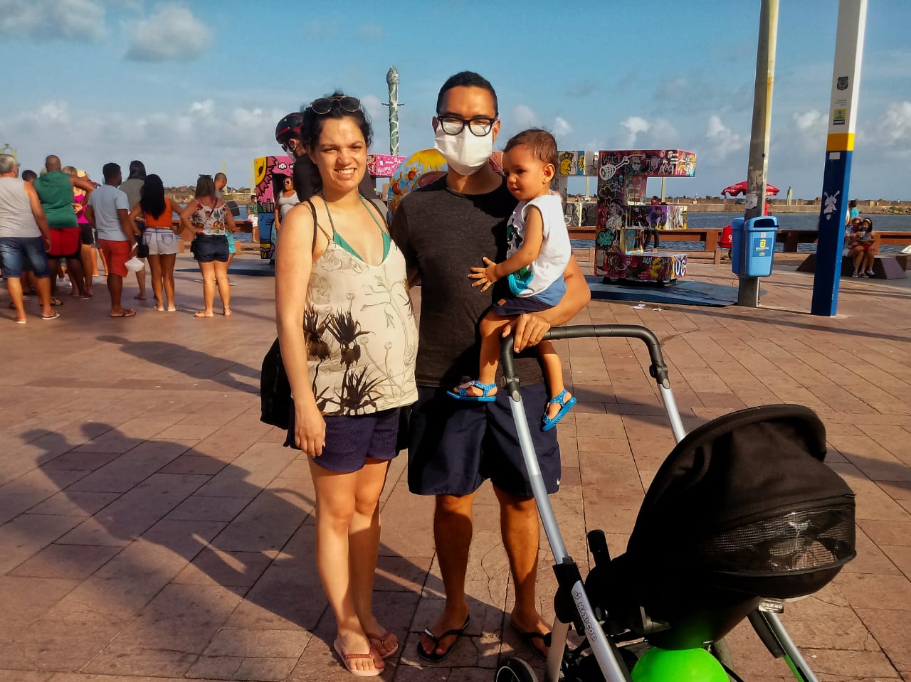 Marco Silva, Aline Ferreira e seus dois filhos