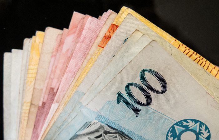 O in&iacute;cio do ano &eacute; sempre marcado pelo comprometimento maior do or&ccedil;amento com o pagamento de impostos./Foto: Rafael Neddermeyer/Fotos P&uacute;blicas