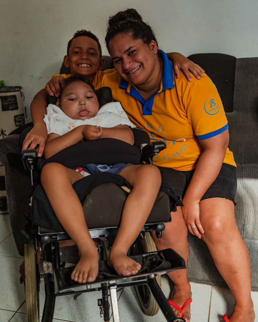 Jaqueline Vieira, Daniel (no centro) e João Pedro