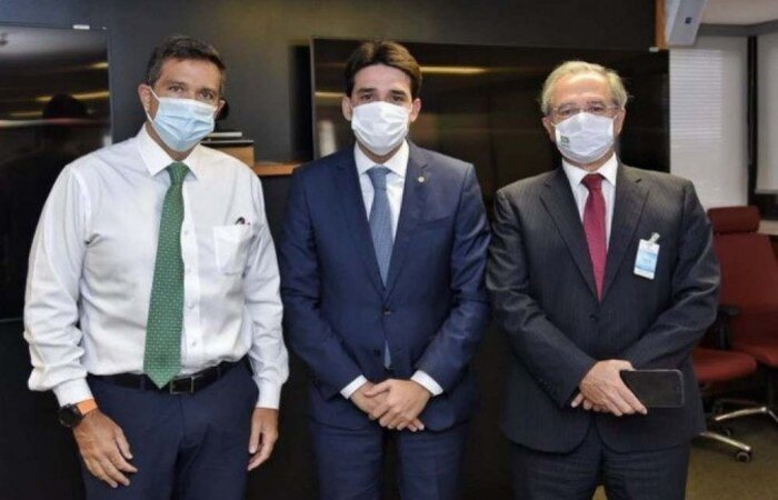 Deputado Silvio Costa Filho, com Campos Neto e Paulo Guedes/Foto: Reprodução/Twitter Deputado Silvio Costa Filho, com Campos Neto e Paulo Guedes/Foto: Reprodução/Twitter