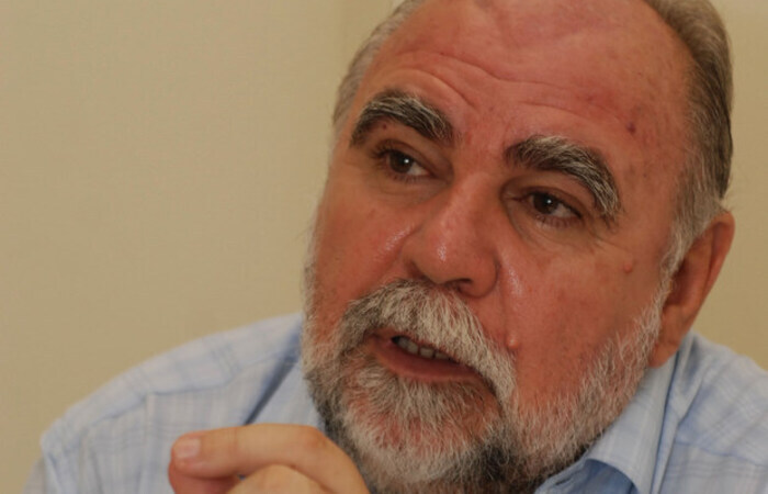 No livro Nove lições da Escola de Frankfurt, Michel Zaidan analisa marcas deixadas pelos estudos sociais e filosóficos no mundo contemporâneo/Foto: Julio Jacobina/DP/D.A Press No livro Nove lições da Escola de Frankfurt, Michel Zaidan analisa marcas deixadas pelos estudos sociais e filosóficos no mundo contemporâneo/Foto: Julio Jacobina/DP/D.A Press
