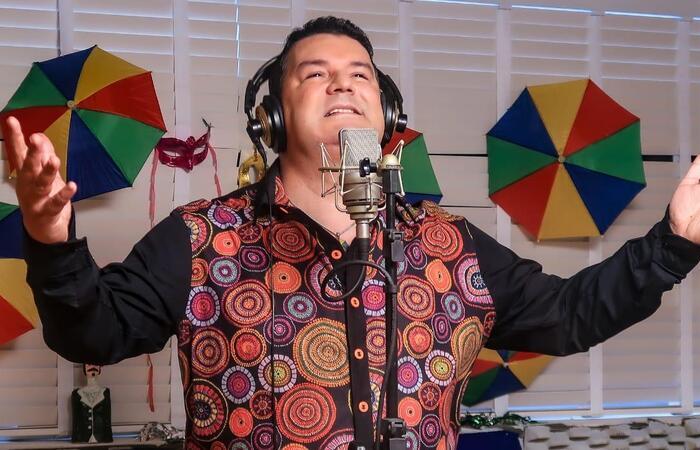 Em carnaval atípico, o cantor lança música acompanhada de videoclipe/Foto: Divulgação Em carnaval atípico, o cantor lança música acompanhada de videoclipe/Foto: Divulgação