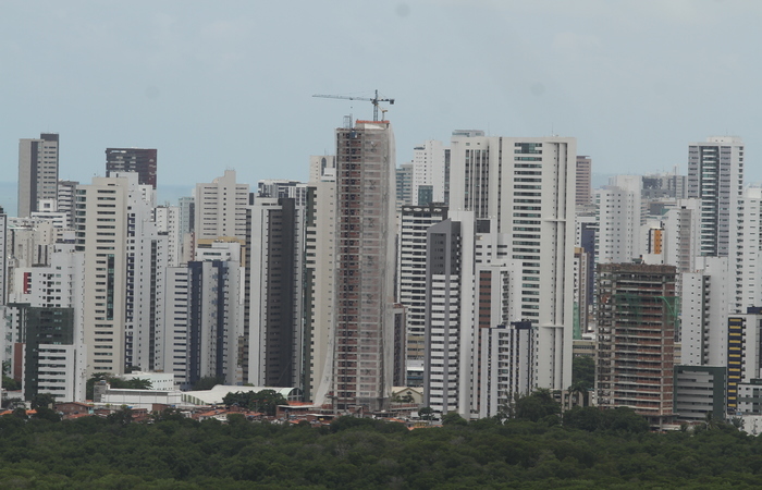 O crescimento foi de 0,88% na capital pernambucana, atrás apenas do registrado em Salvador, que foi de 1,18%/Foto: Peu Ricardo/Arquivo DP
