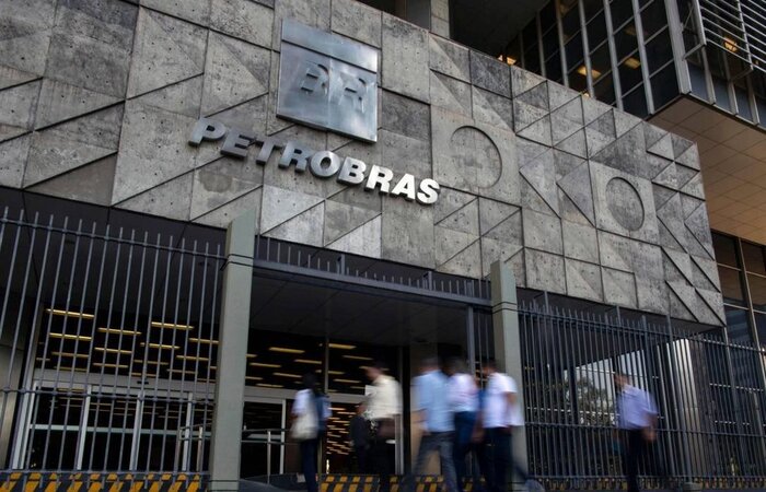 Estatal perdeu R$ 28 bilhões na sexta-feira (19/2) e mais R$ 70 bilhões nesta segunda (22), devido à troca no comando da empresa/Foto: Mauro Pimentel/AFP