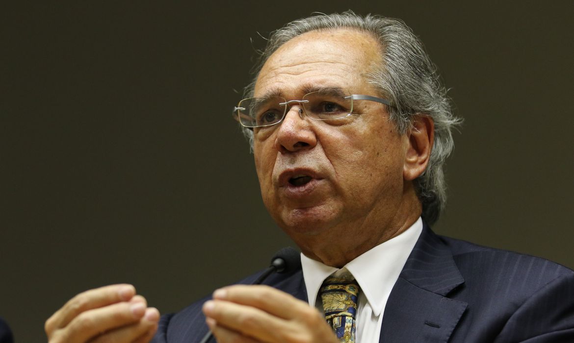 /Para o ministro da Economia, "tudo bem" voltar com o auxílio emergencial, desde que o Congresso aprove as medidas de controle fiscal que podem "enjaular a besta dos gastos públicos". Foto: Fabio Rodrigues/Agência Brasil