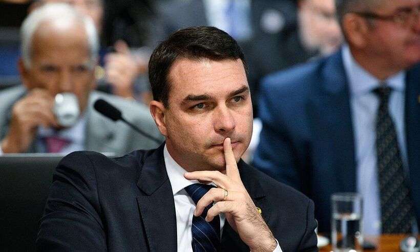 /Senador Flávio Bolsonaro (Republicanos-RJ) comprou uma mansão luxuosa em Brasília por R$ 6 milhões. Foto: Arquivo/Agência Senado