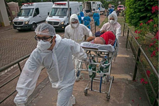 /Estudo britânico aponta que a variante brasileira do vírus da Covid-19 pode ser mais resistente à resposta imunológica, além de ser mais facilmente transmitida. Foto: AFP / TARSO SARRAF