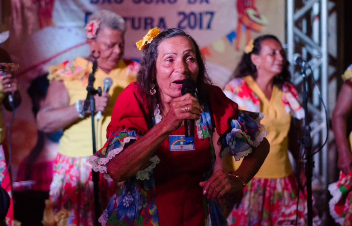 Mestra Ana Lúcia do Coco, no São João da Casa da Cultura de 2017/Foto: Jan Ribeiro/Fundarpe Mestra Ana Lúcia do Coco, no São João da Casa da Cultura de 2017/Foto: Jan Ribeiro/Fundarpe