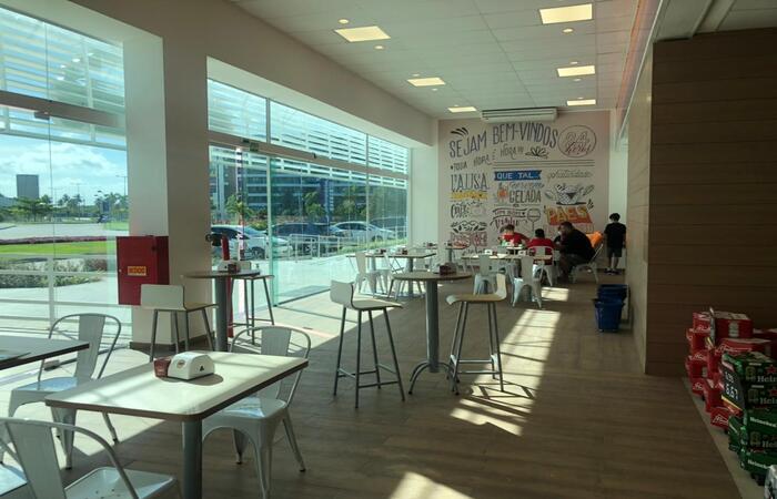 Loja terá padaria, cafeteria, restaurante, minimercado, conveniência, hortifrúti, beer cave, food service, espaço churrasco e banco 24 horas. (Foto: Ipiranga/Divulgação) Loja terá padaria, cafeteria, restaurante, minimercado, conveniência, hortifrúti, beer cave, food service, espaço churrasco e banco 24 horas./Foto: Ipiranga/Divulgação