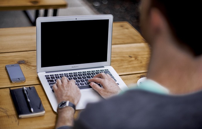 Jovens profissionais que tenham conclu&iacute;do o ensino superior entre junho de 2019 e julho de 2021 podem participar e devem se candidatar de maneira on-line/Foto: Reprodu&ccedil;&atilde;o/Pixabay