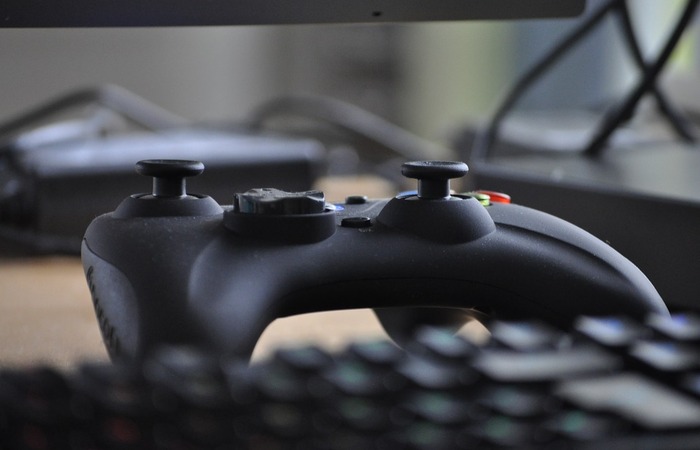 "Scalping" é uma prática que consiste em causar escassez de PS5 e Xbox e depois vendê-los a preços tão altos que alguns parlamentares estão exigindo sua proibição/Foto: Reprodução/Pixabay