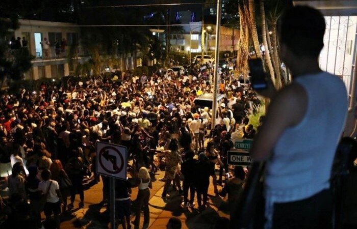 A ilha de apenas 92.000 habitantes atrai 200.000 visitantes e trabalhadores todos os dias/Foto: AFP/Divulgação