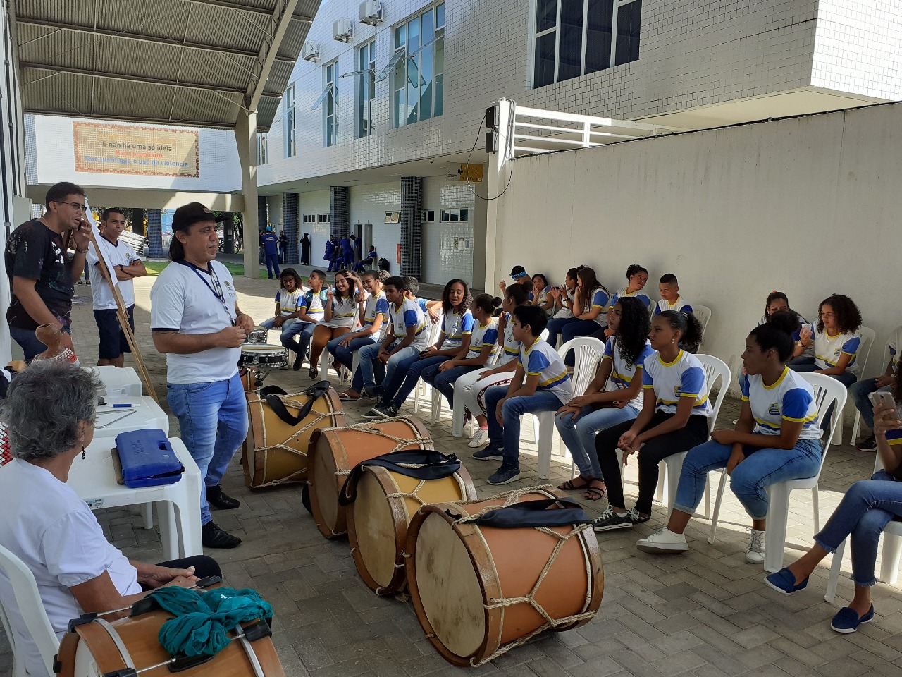 Aulas de instrumentos, antes da pandemia.