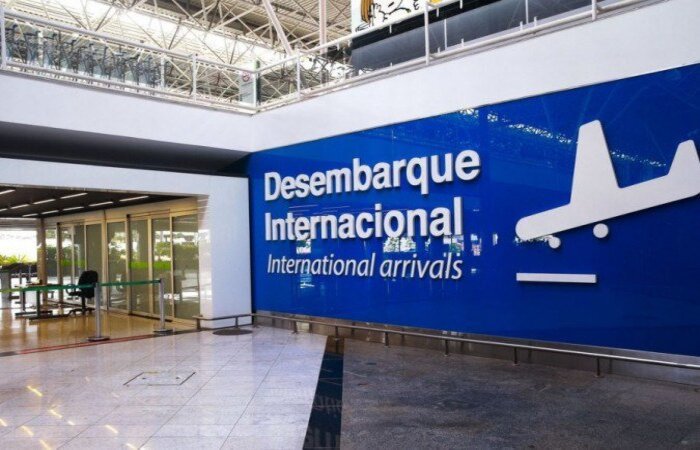 O deficit da conta entre receitas de estrangeiros no país e gastos de brasileiros no exterior foi de apenas US$ 28 milhões em fevereiro de 2021 por conta do agravamento da pandemia/Foto: Marcello Casal Jr/Agência Brasil