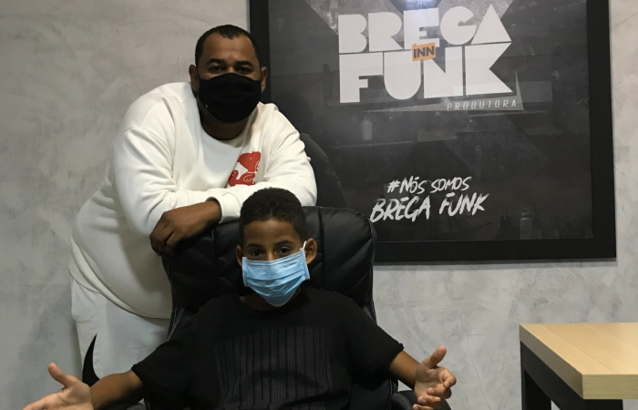 Pepeu Nascimento (acima) e Matheus Henrique na sede da Brega Inn Funk/Foto: Zama Producão/Divulgação Pepeu Nascimento (acima) e Matheus Henrique na sede da Brega Inn Funk/Foto: Zama Producão/Divulgação