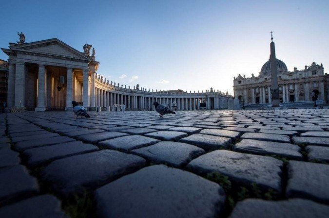 /Edward Janiak, ex-bispo de Kalisz, e Slawoj Leszek Glodz, ex-arcebispo de Gdansk, já haviam renunciado aos seus cargos e agora devem deixar suas dioceses. Foto: Tiziana FABI / AFP