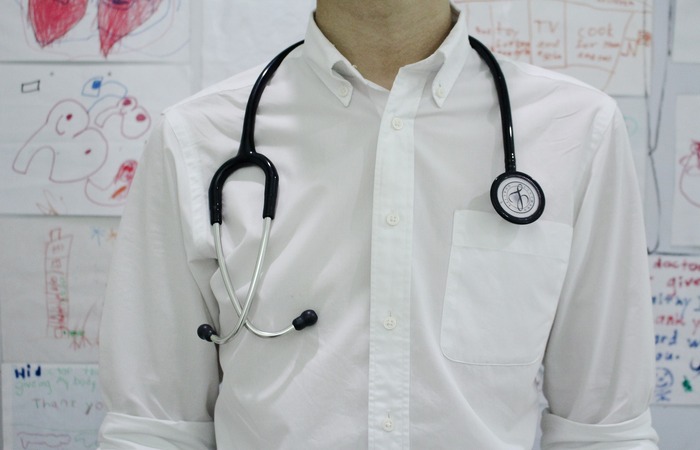 Existem vagas para m&eacute;dicos, com sal&aacute;rio de R$ 15 mil e trabalho de 40 horas semanais./Foto: Pixabay/Reprodu&ccedil;&atilde;o