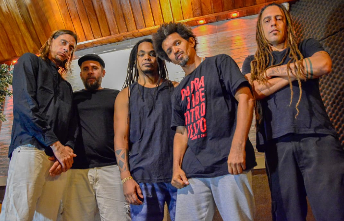 Banda pernambucana de reggae N%u2019Zambi/Foto: Sori Galtama/Divulgação